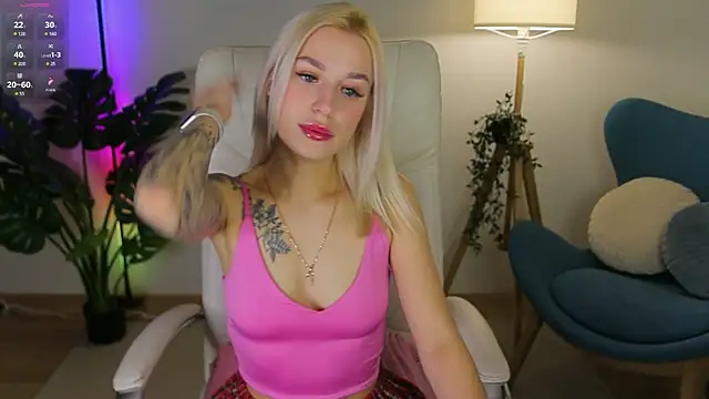 Snapshot of Crystal_Barbie chatting on 3, 3, 2025 Crystal Barbie online show from 3, 3, 2025