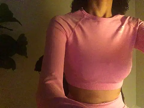 Snapshot of loveofbea chatting on 2, 12, 2024 loveofbea online show from 2, 12, 2024