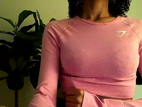 Snapshot of loveofbea chatting on 2, 12, 2024 loveofbea online show from 2, 12, 2024