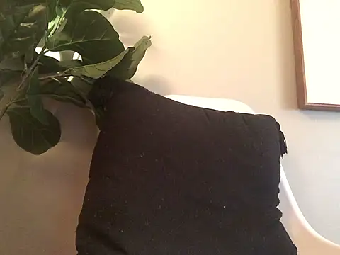 Snapshot of loveofbea chatting on 8, 12, 2024 loveofbea online show from 8, 12, 2024