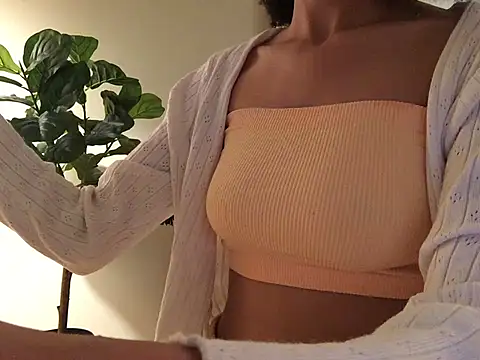 Snapshot of loveofbea chatting on 31, 12, 2024 loveofbea online show from 31, 12, 2024