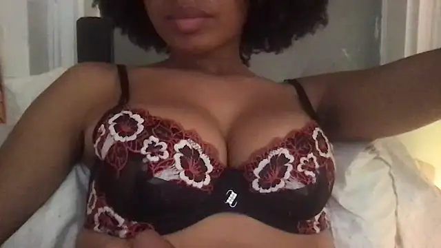 Snapshot of loveofbea chatting on 22, 9, 2025 loveofbea online show from 22, 9, 2025