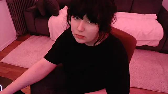 Lynylou online show from 25, 1, 2025