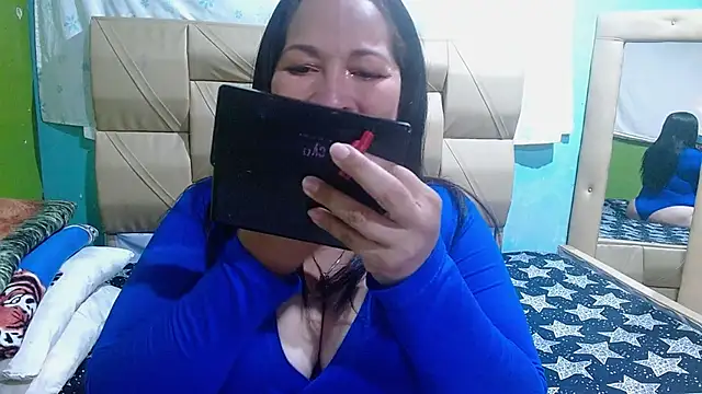 Stefanny Taylor  online show from 25, 10, 2025