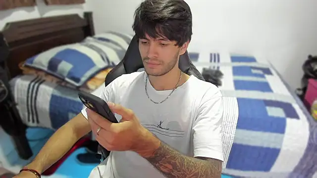 justin stark7 online show from 17, 12, 2024