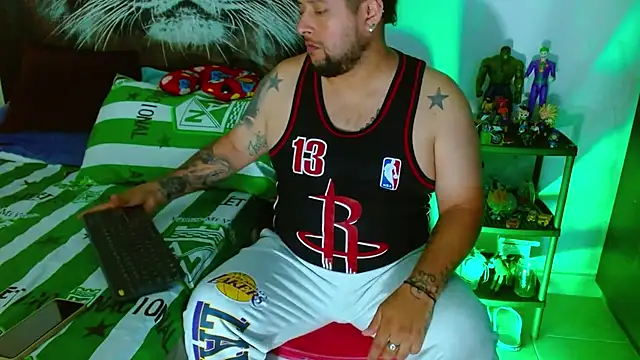 Michaell Myerss  online show from 19, 12, 2025