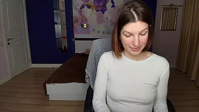 EmilyWalkeri online show from 3, 12, 2024