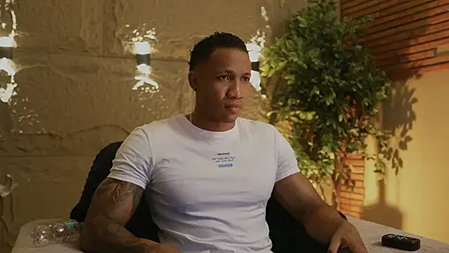 Logan Varela online show from 16, 11, 2025