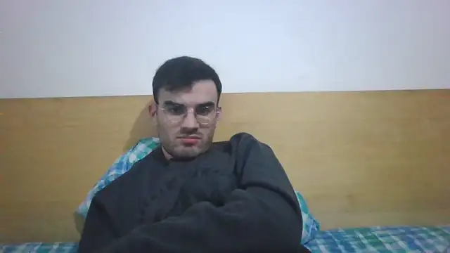 Snapshot of erikamavrik chatting on 2, 12, 2025 erikamavrik online show from 2, 12, 2025