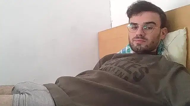 Snapshot of erikamavrik chatting on 17, 12, 2025 erikamavrik online show from 17, 12, 2025