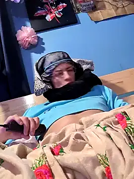gurlnips online show from 31, 1, 2025