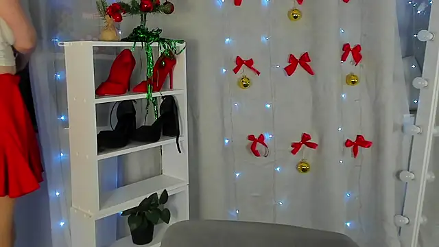 Rebecca Kelly online show from 10, 12, 2024
