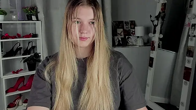 Rebecca Kelly online show from 4, 11, 2025