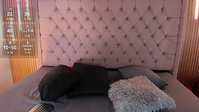 Snapshot of ShanellBlack chatting on 8, 11, 2025 ShanellBlack online show from 8, 11, 2025