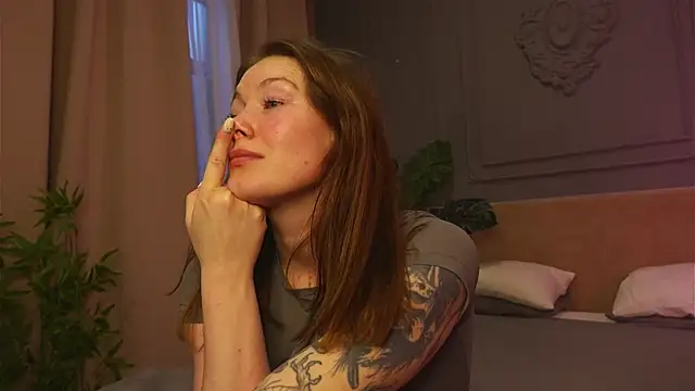 Liv Fay online show from 11, 10, 2025