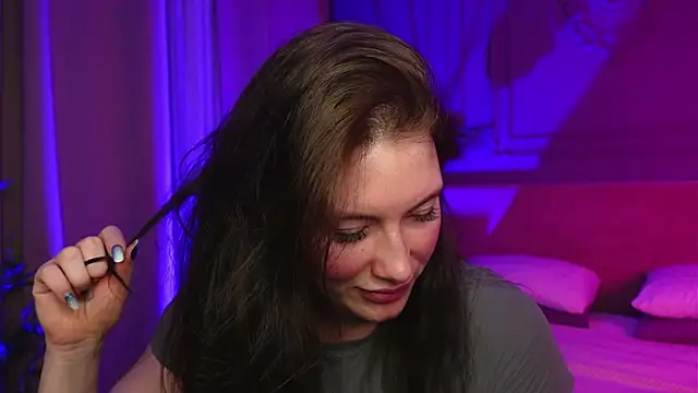 Liv Fay online show from 21, 11, 2025