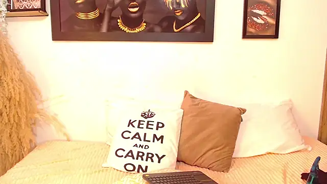 Snapshot of NahomyAndrews chatting on 22, 10, 2025 NahomyAndrews online show from 22, 10, 2025