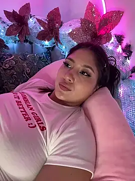 Snapshot of Tsuki-moon chatting on 13, 12, 2024 Tsuki-moon online show from 13, 12, 2024