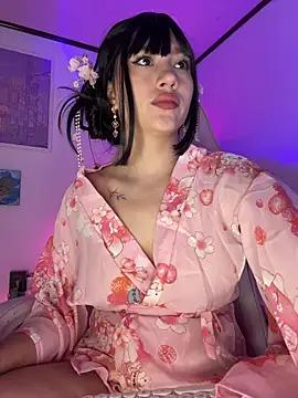 Snapshot of Tsuki-moon chatting on 26, 10, 2025 Tsuki-moon online show from 26, 10, 2025