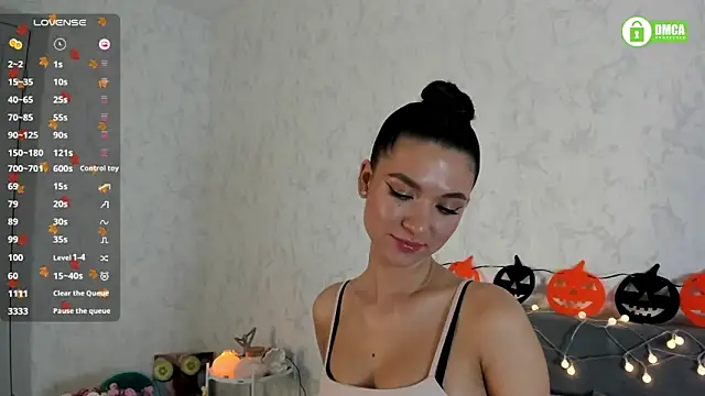 pretty yong cat online show from 29, 10, 2025