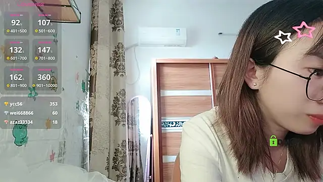 Snapshot of Lili_666 chatting on 13, 10, 2025 Lili 666 online show from 13, 10, 2025