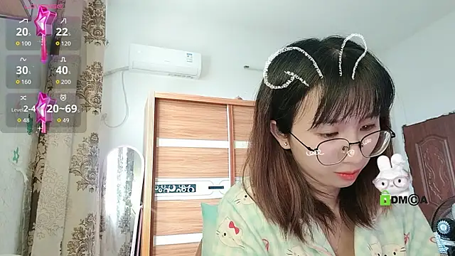 Snapshot of Lili_666 chatting on 28, 10, 2025 Lili 666 online show from 28, 10, 2025