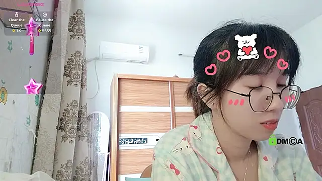 Snapshot of Lili_666 chatting on 12, 11, 2025 Lili 666 online show from 12, 11, 2025