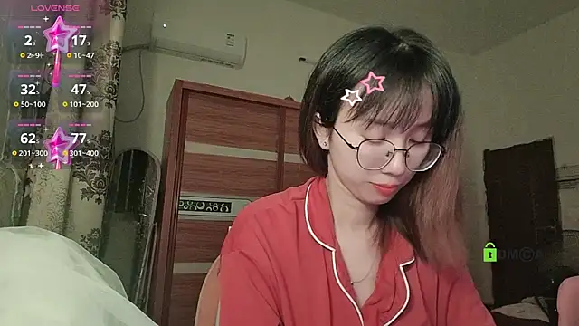 Snapshot of Lili_666 chatting on 14, 11, 2025 Lili 666 online show from 14, 11, 2025