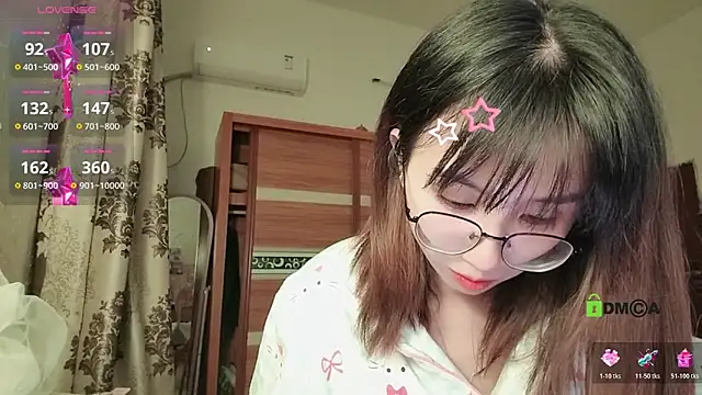 Snapshot of Lili_666 chatting on 23, 11, 2025 Lili 666 online show from 23, 11, 2025