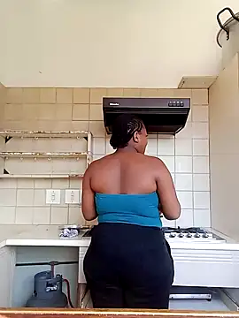 Snapshot of Sexymamibo chatting on 7, 3, 2025 Sexymamibo online show from 7, 3, 2025