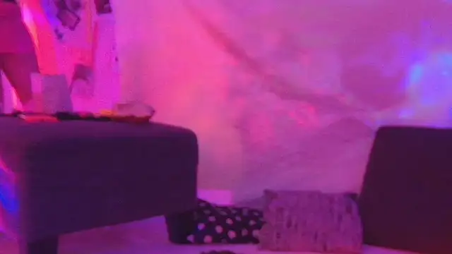 Snapshot of SAM_van_DEE chatting on 8, 3, 2026 SAM van DEE online show from 8, 3, 2026