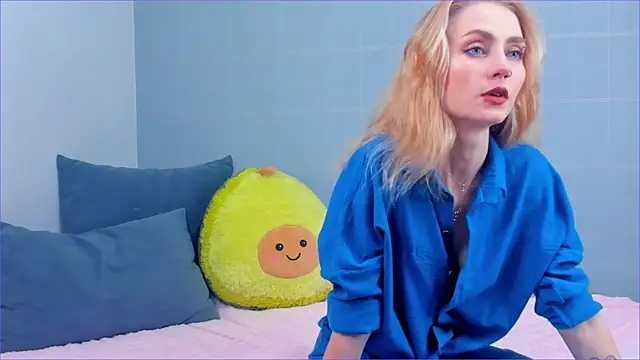 MarthaGees online show from 1, 2, 2025