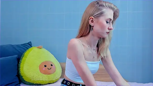 MarthaGees online show from 2, 2, 2025