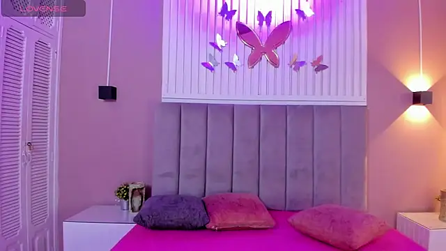 diosa cristal online show from 5, 1, 2025