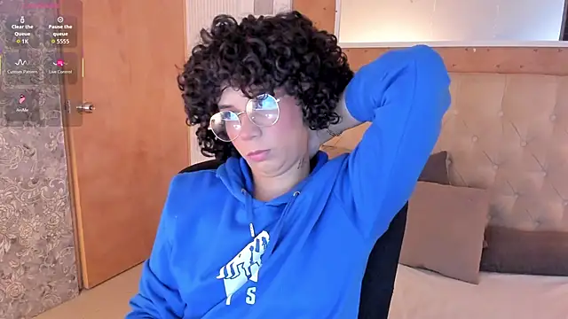 zoe alanaa online show from 11, 10, 2025