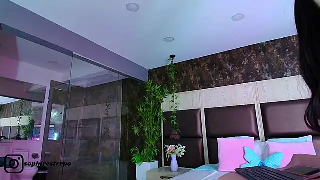 sophie starx online show from 9, 1, 2025