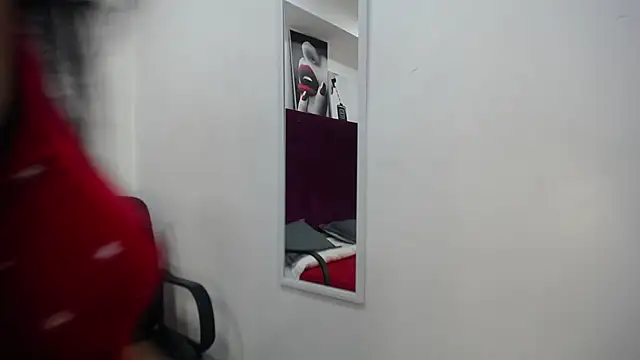 Anthonelaa   online show from 1, 3, 2025