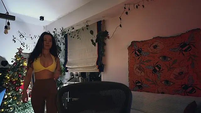 Snapshot of Leona_Mell chatting on 14, 12, 2025 Leona Mell online show from 14, 12, 2025