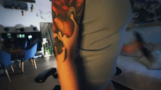 Snapshot of Leona_Mell chatting on 15, 1, 2026 Leona Mell online show from 15, 1, 2026