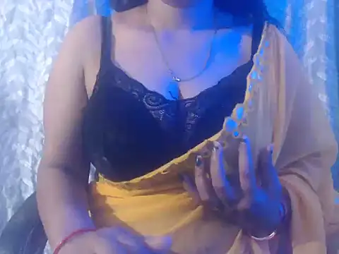 Snapshot of cute-priy chatting on 6, 11, 2025 cute-priy online show from 6, 11, 2025