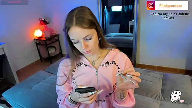 Piinkpandora online show from 2, 3, 2025