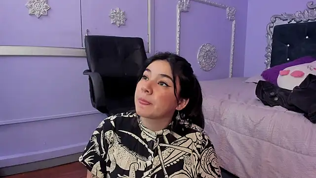 Snapshot of JeyLee chatting on 18, 11, 2025 JeyLee online show from 18, 11, 2025