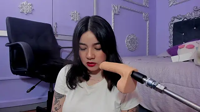 Snapshot of JeyLee chatting on 24, 11, 2025 JeyLee online show from 24, 11, 2025