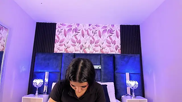 Larabrooks online show from 13, 10, 2025