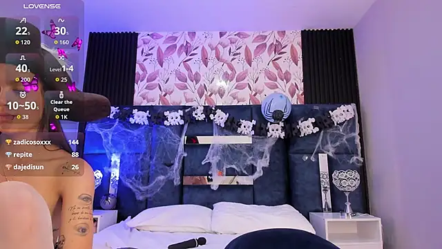 Larabrooks online show from 25, 10, 2025