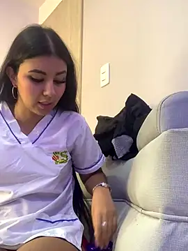 Larabrooks online show from 24, 11, 2025