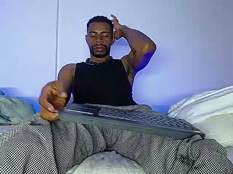 Snapshot of GerardSmitt chatting on 4, 11, 2025 GerardSmitt online show from 4, 11, 2025