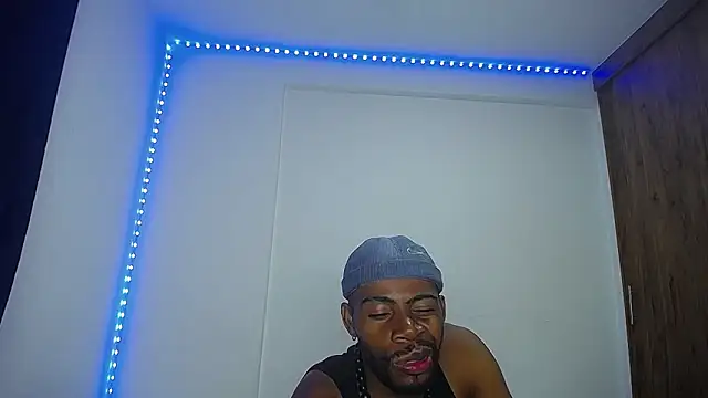 Snapshot of GerardSmitt chatting on 9, 11, 2025 GerardSmitt online show from 9, 11, 2025