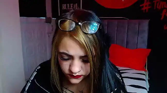 Violettasquirt online show from 28, 12, 2024