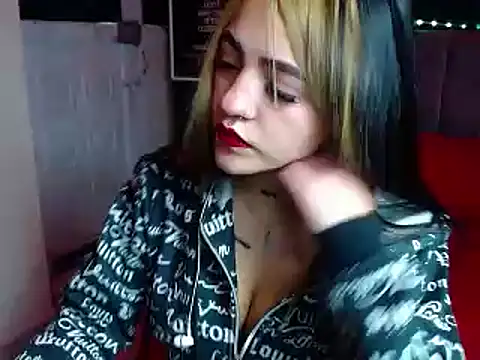 Violettasquirt online show from 24, 1, 2025